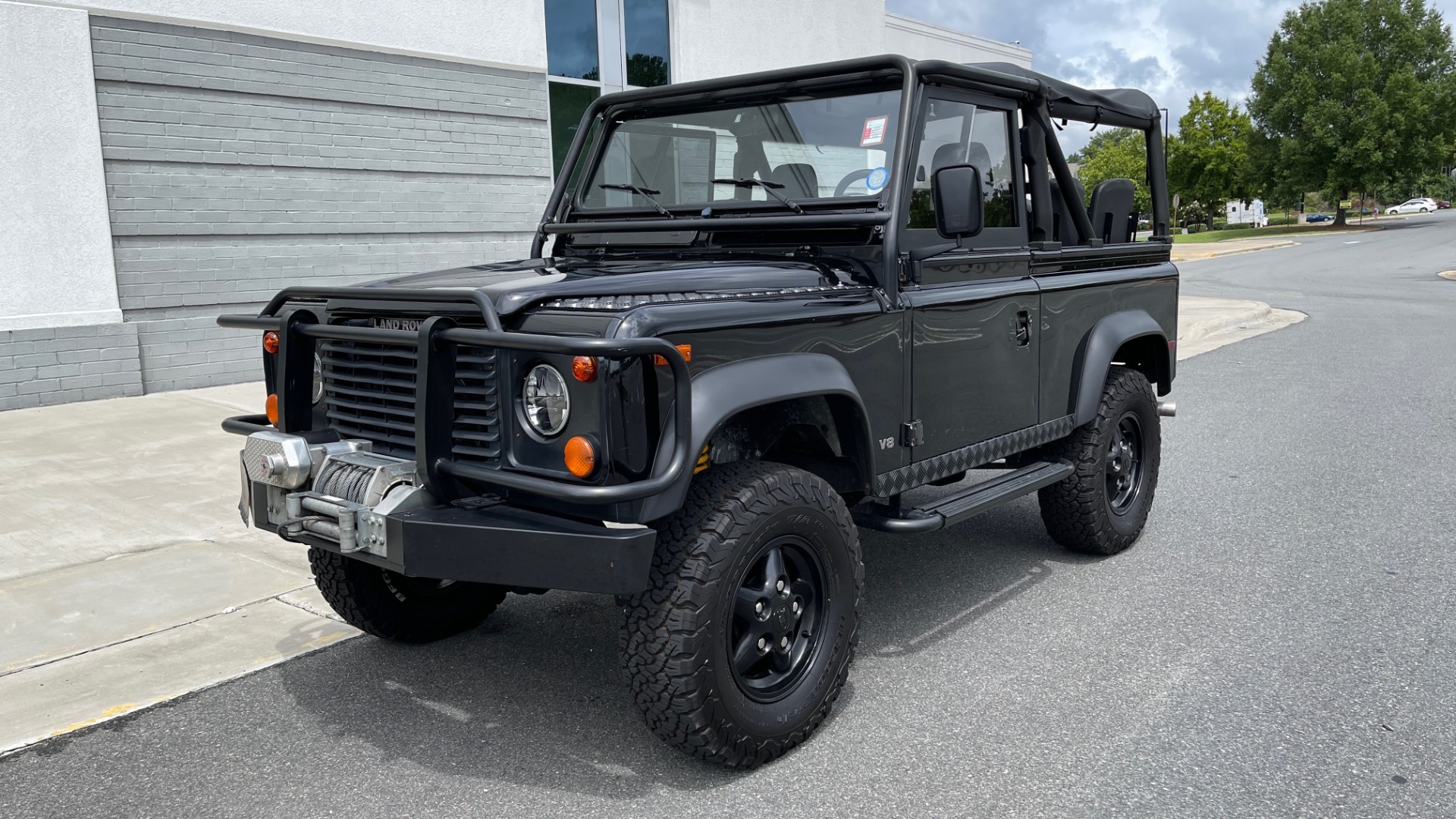 Land rover deals defender 3.9 v8