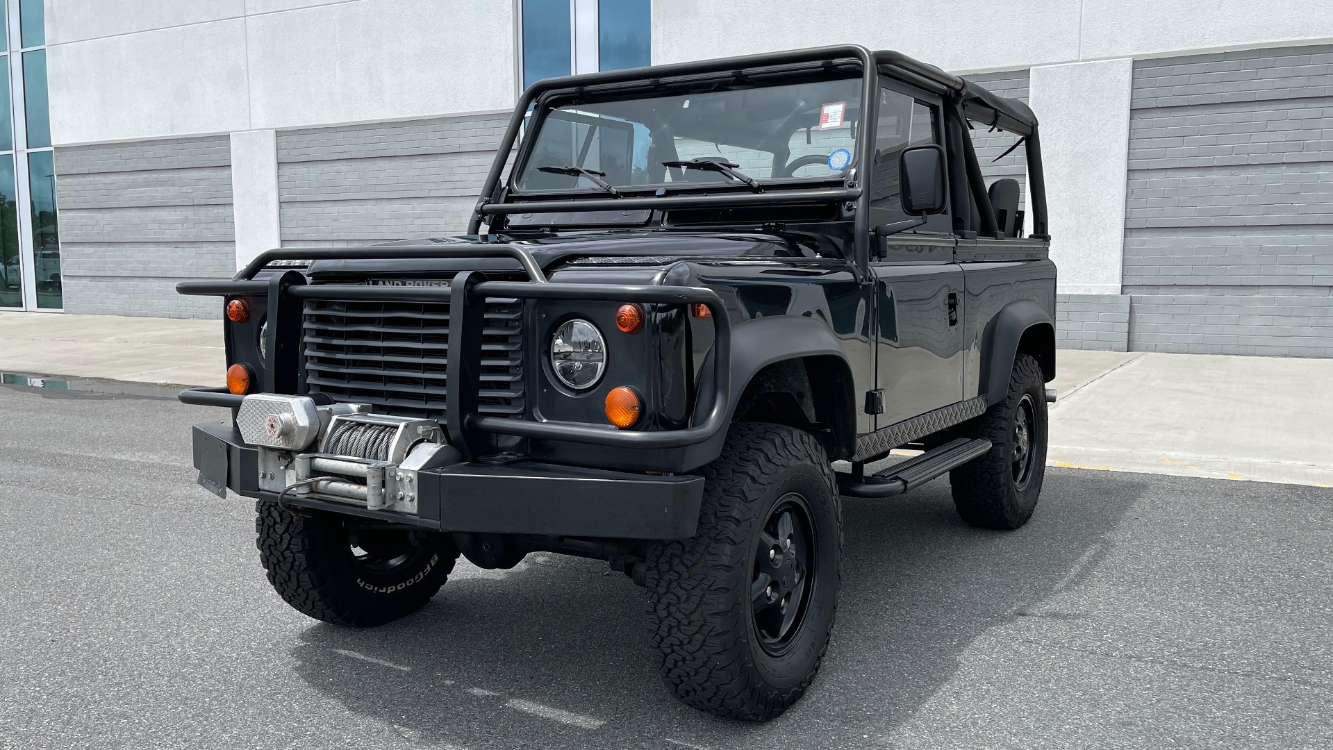 Land rover deals defender 3.9 v8