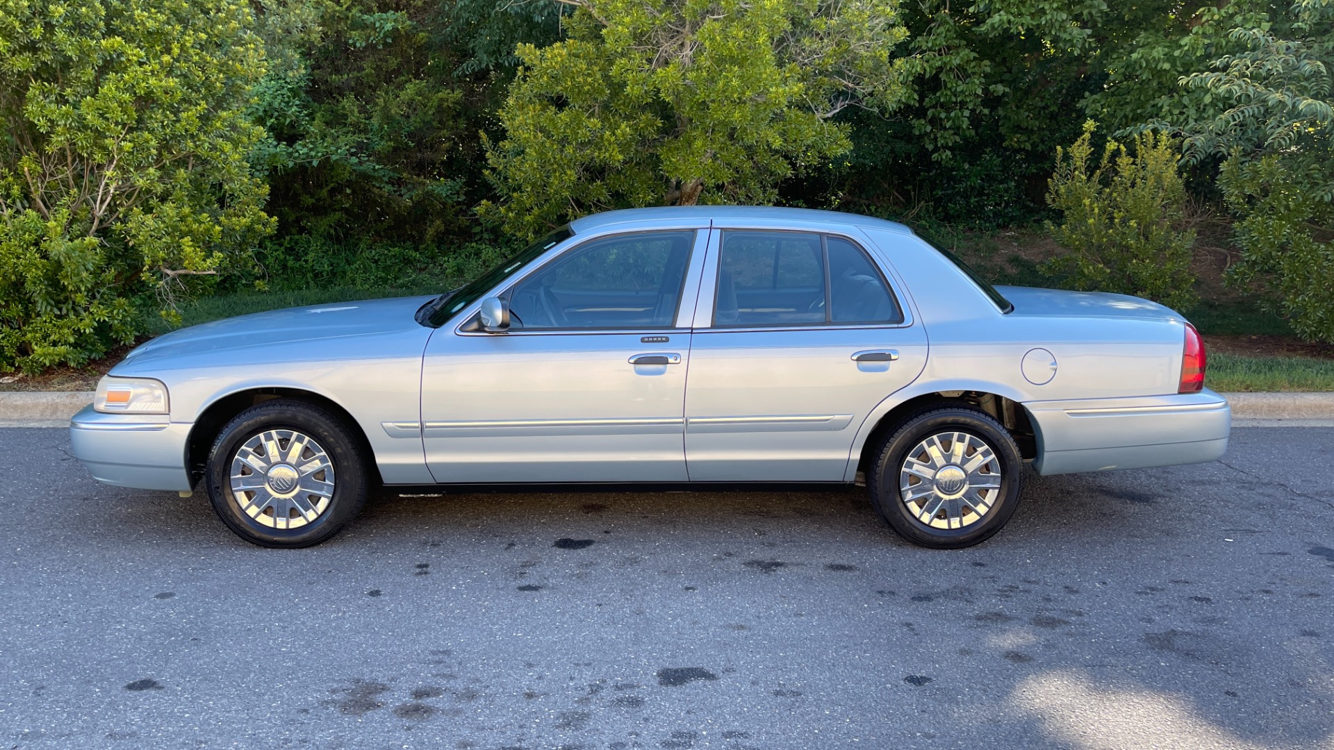 Used 2008 Mercury Grand Marquis GS / KEYLESS ENTRY / 8 WAY DRIVER SEAT ...