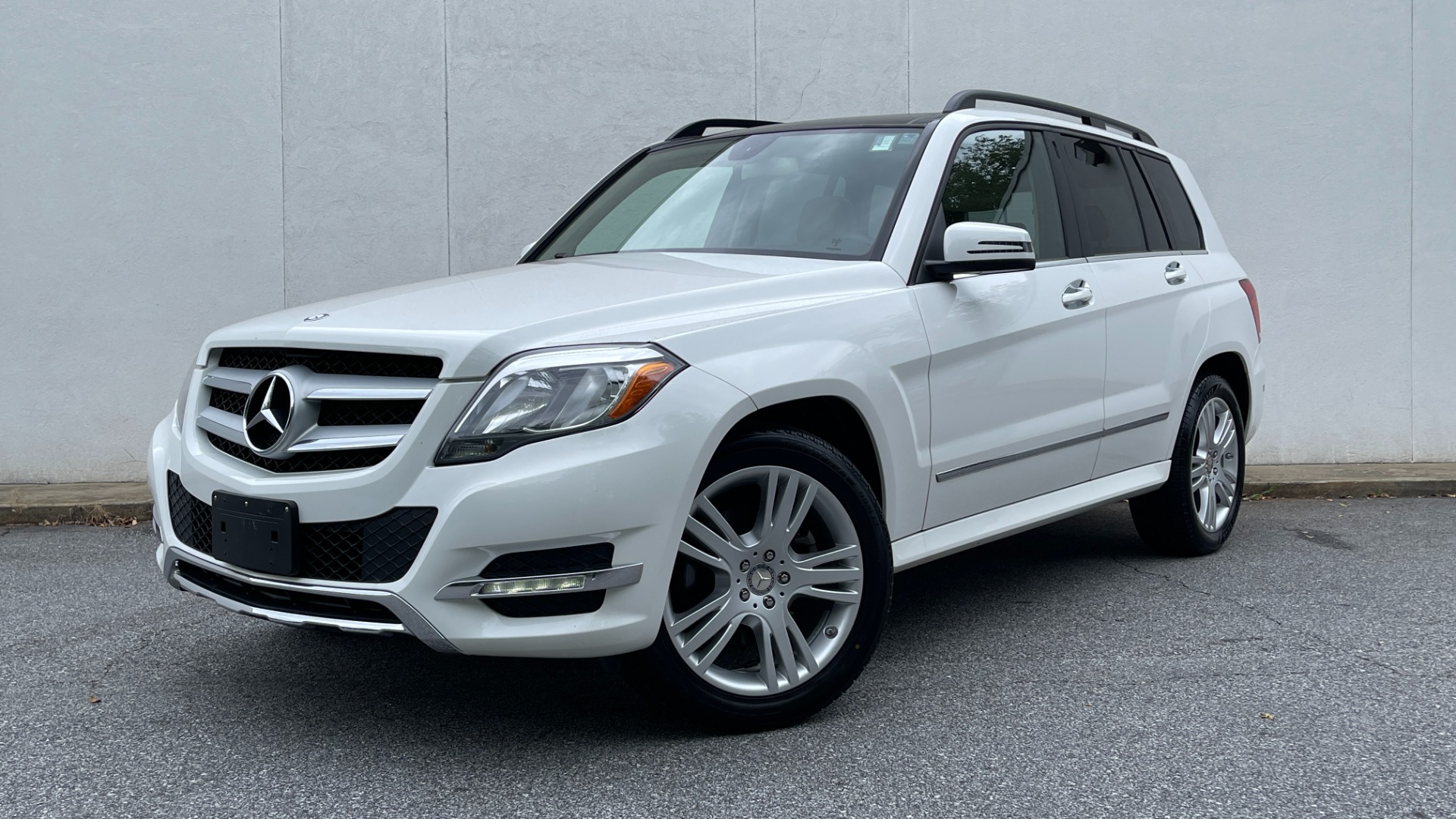 Used 2015 Mercedes-Benz GLK-Class GLK 350 / LEATHER / NAV / HEATED SEATS /  SUNROOF For Sale ($21,999)