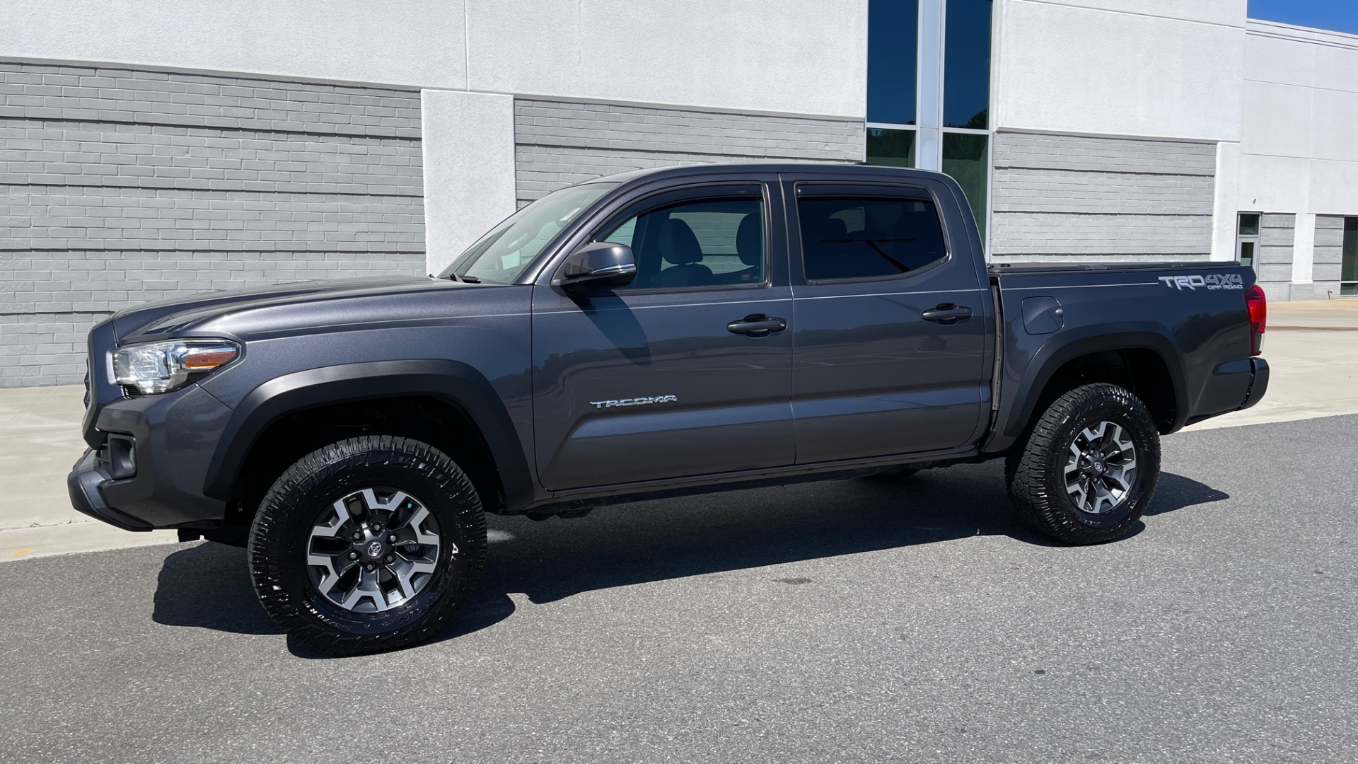 Used 2018 Toyota Tacoma TRD Off Road / CLOTH / BED COVER For Sale ...