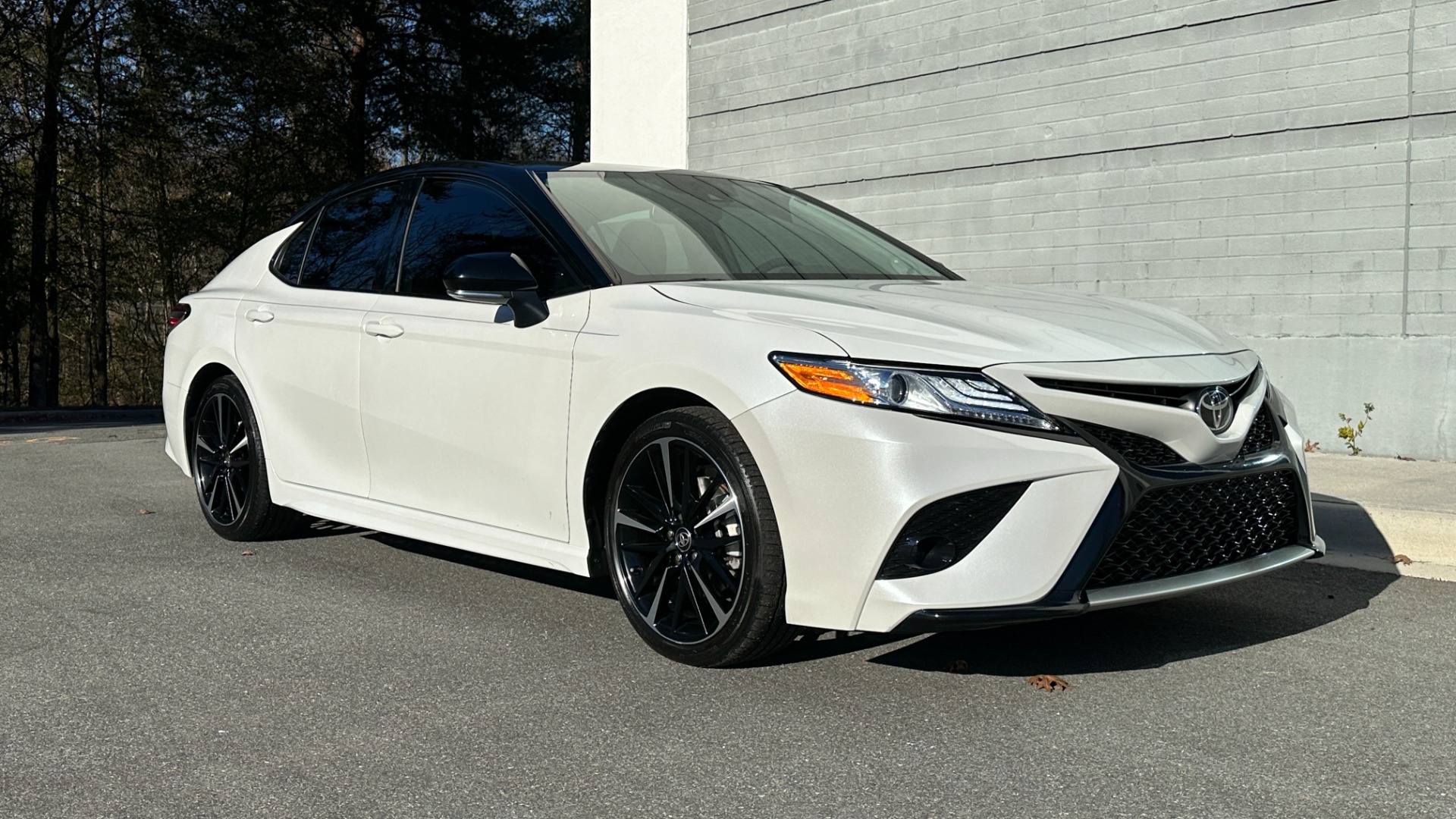 Used 2020 Toyota Camry XSE / PANORAMIC ROOF / BLACK ACCENTS ...