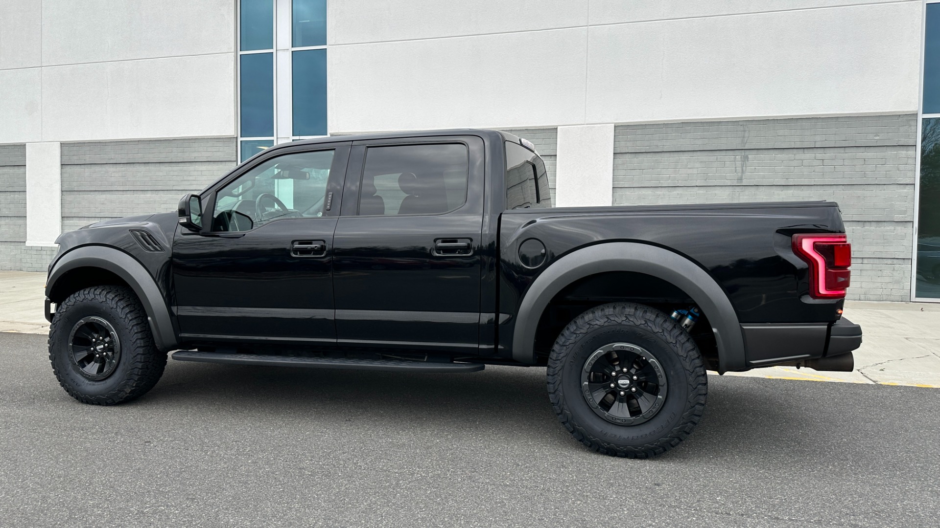 Used 2018 Ford F-150 RAPTOR / 802A PACKAGE / PANORAMIC ROOF / BED COVER ...