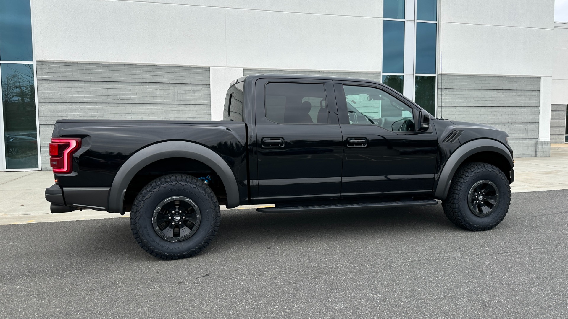 Used 2018 Ford F-150 RAPTOR / 802A PACKAGE / PANORAMIC ROOF / BED COVER ...