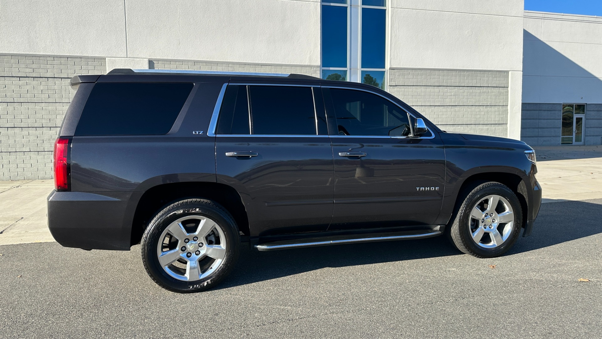 Used 2015 Chevrolet Tahoe LTZ / LEATHER / 20IN WHEELS / SUNROOF ...