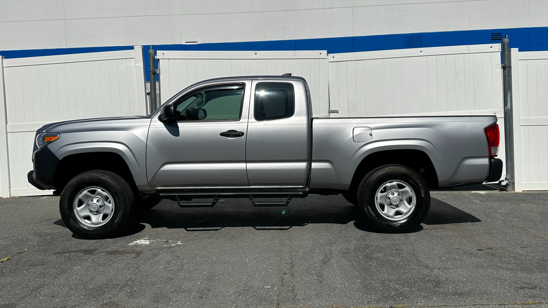 Used 2017 Toyota Tacoma Sr5   Cloth   Access Cab   Utility Package 