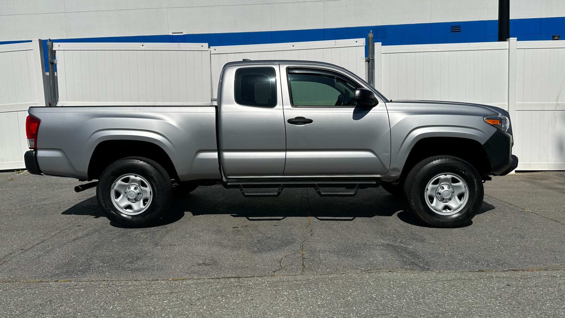 Used 2017 Toyota Tacoma SR5 / CLOTH / ACCESS CAB / UTILITY PACKAGE ...