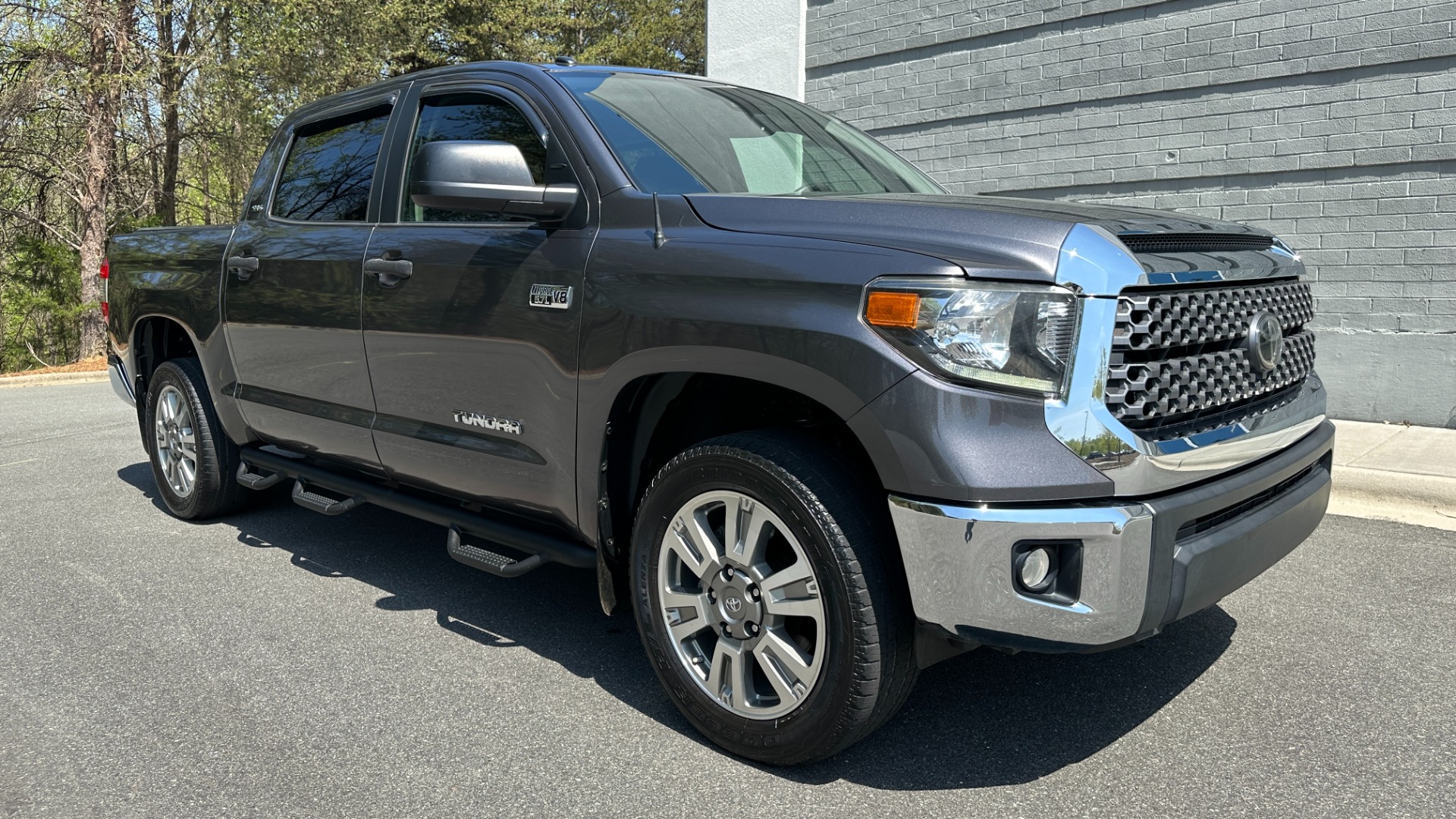 Used 2018 Toyota Tundra 4WD SR5 CREWMAX / 5.7L ENGINE / SR5 UPGADE ...