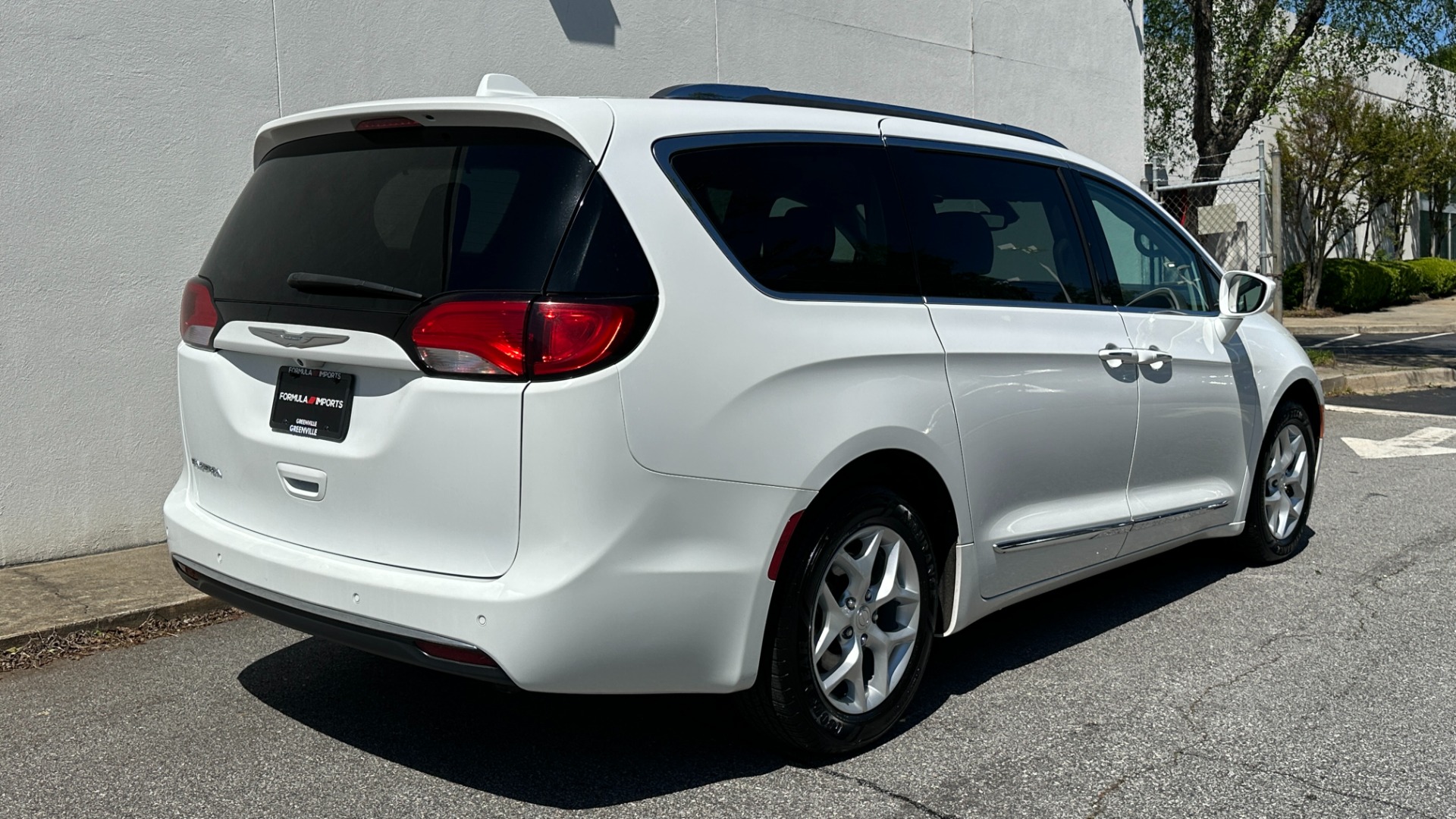 Used 2017 Chrysler Pacifica Touring-L Plus For Sale ($21,995) | Formula ...