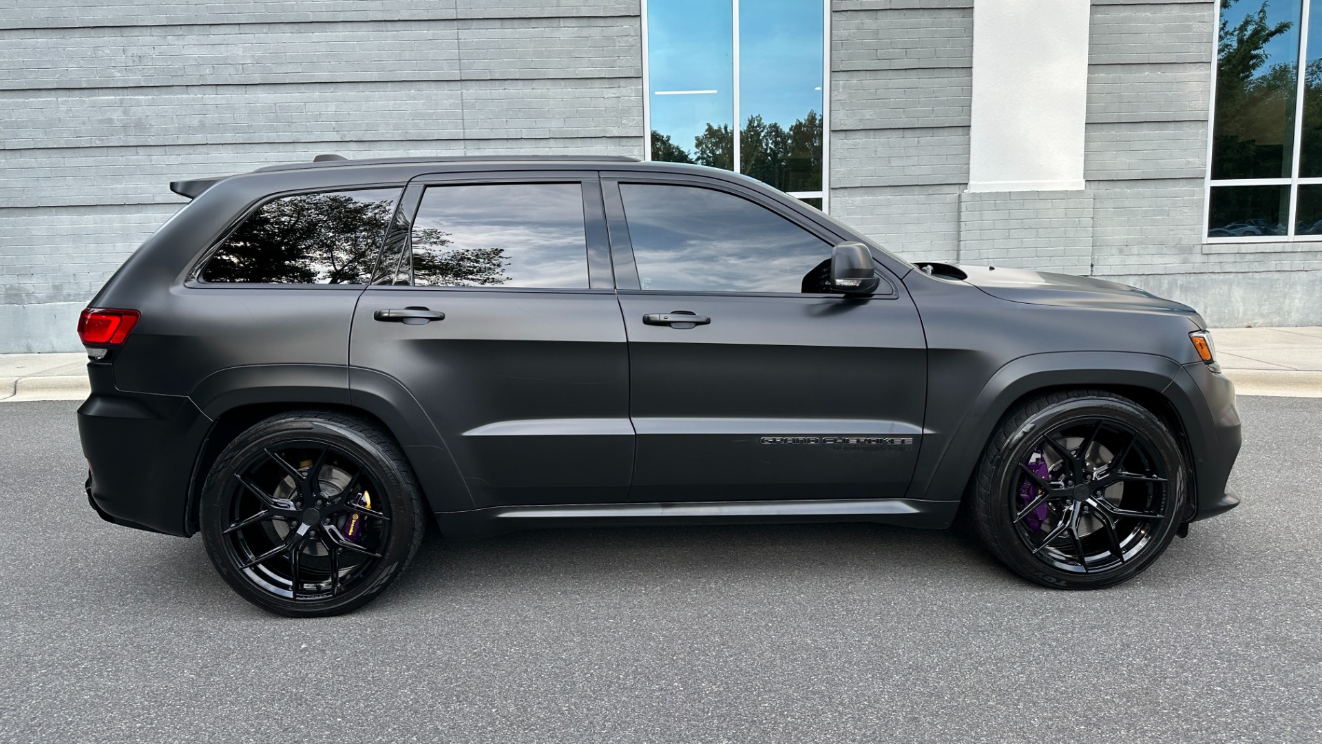 Used 2021 Jeep Grand Cherokee TRACKHAWK / SUPERCHARGED / STARLIGHT ...