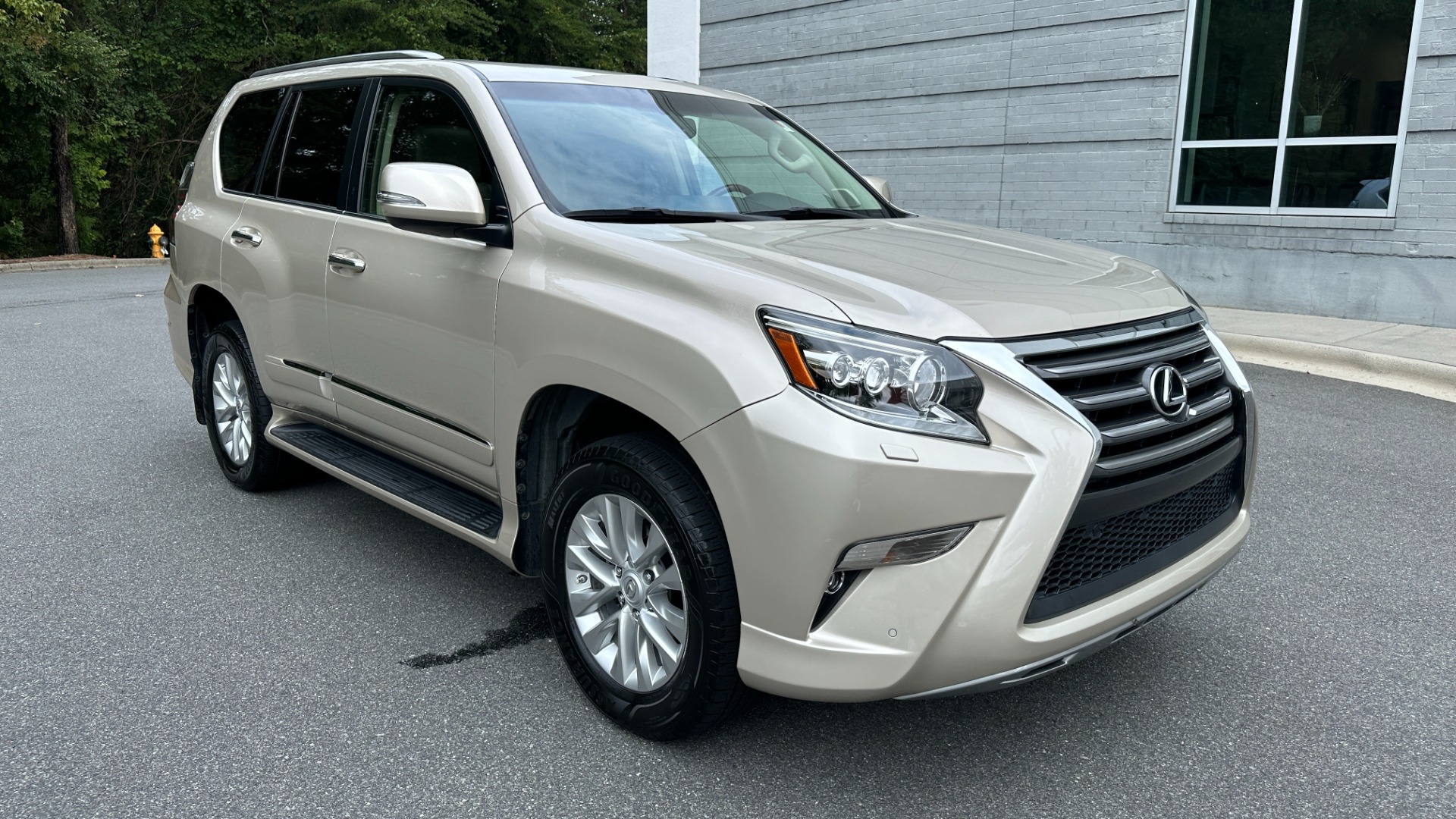 Used 2016 Lexus GX 460 4WD / PREMIUM / BLIND SPOT / TOW HITCH ...