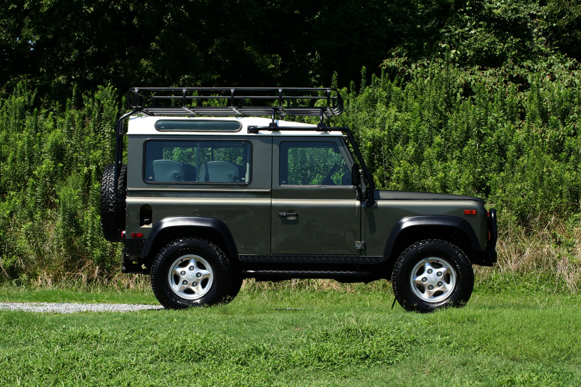 Обзор land rover defender limited edition halo